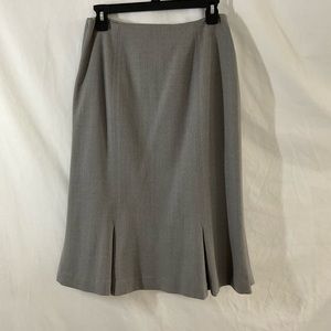 Lauren by Ralph Lauren Gorgeous gray wool/laine & lycra pencil flare skirt lined